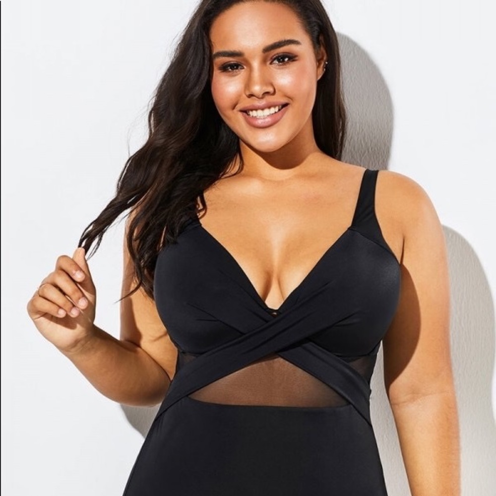 Meet Curve cut out 1 piece swim suit. Underwire molded cup.